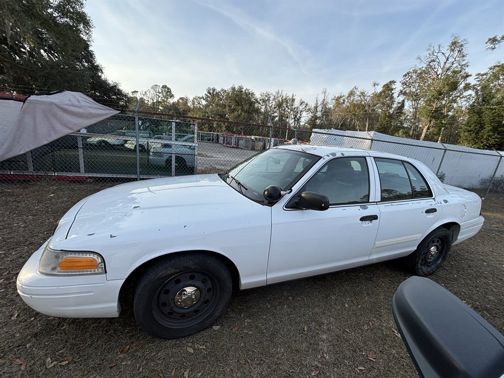 2009 Ford Crown Victoria Base's photo